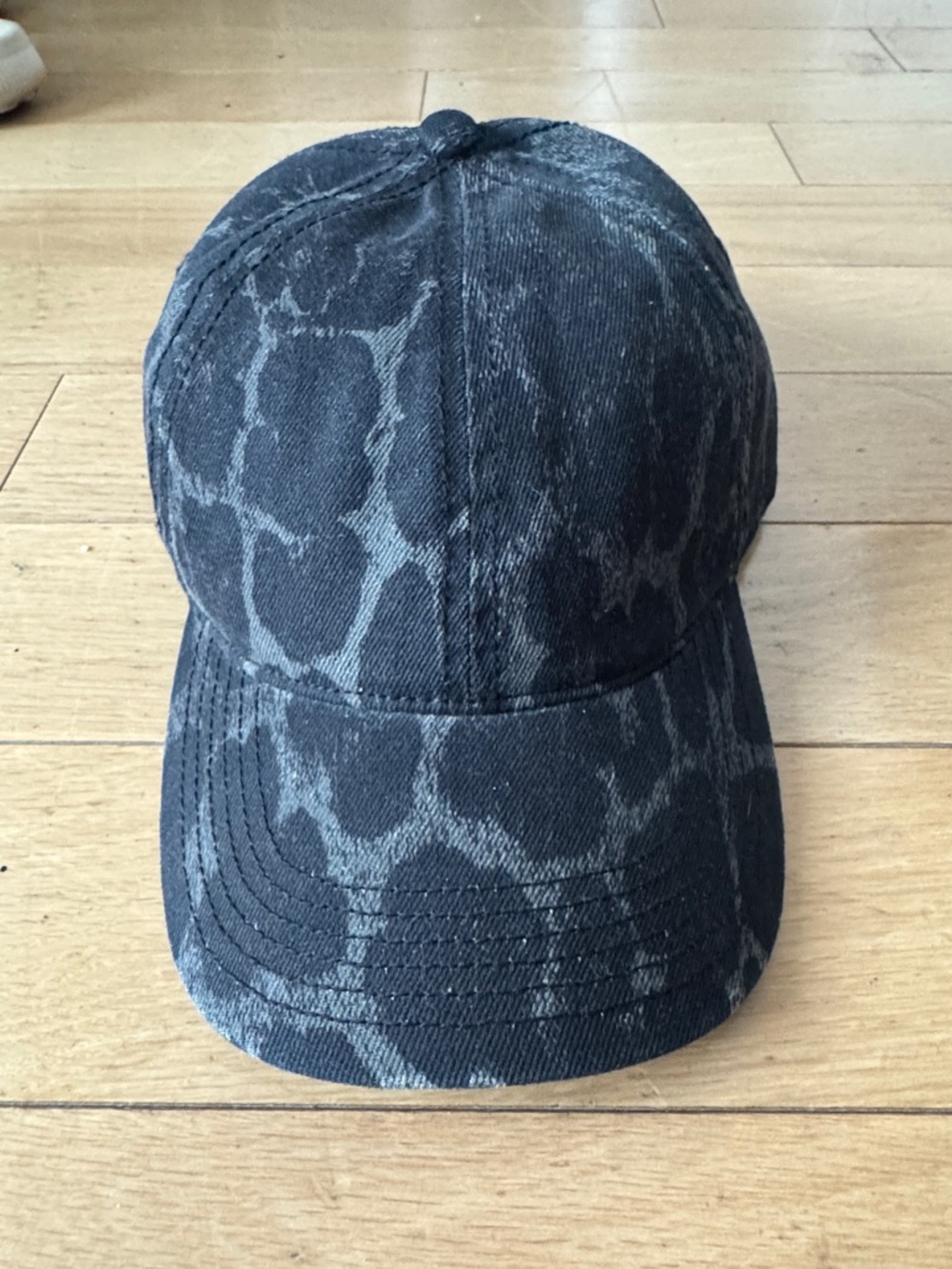 H&M cheetah Patterned Baseball Cap